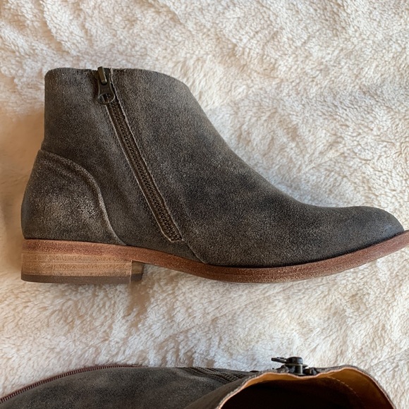 Kork-Ease Riley Taupe Distressed Tan Bootie Size 7 - Picture 5 of 12